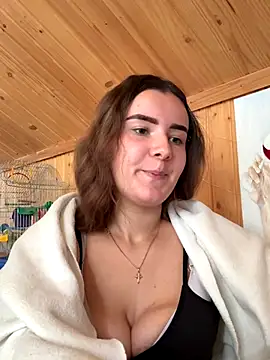 Snapshot of mewKate chatting on 10/06/25, 12:02 mewKate online show from 10/06/25, 12:02