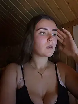 Snapshot of mewKate chatting on 10/07/25, 04:48 mewKate online show from 10/07/25, 04:48