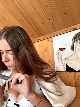 Snapshot of mewKate chatting on 10/08/25, 11:08 mewKate online show from 10/08/25, 11:08