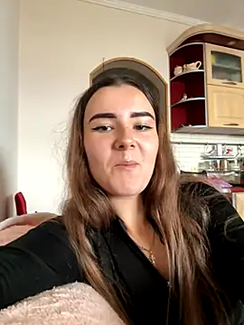 Snapshot of mewKate chatting on 10/10/25, 01:10 mewKate online show from 10/10/25, 01:10