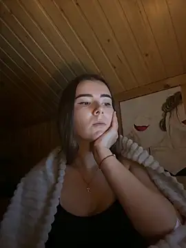 Snapshot of mewKate chatting on 11/25/25, 04:07 mewKate online show from 11/25/25, 04:07