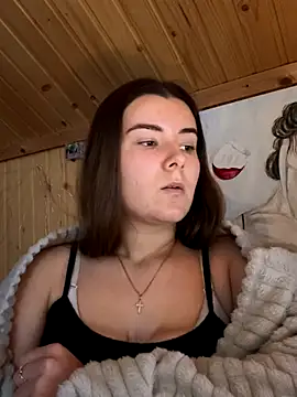 Snapshot of mewKate chatting on 11/27/25, 01:35 mewKate online show from 11/27/25, 01:35