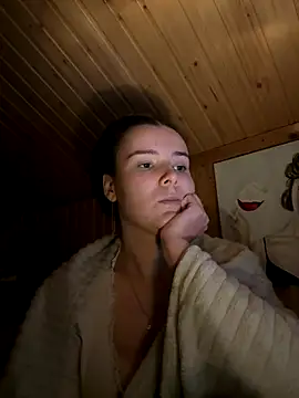 Snapshot of mewKate chatting on 11/29/25, 03:26 mewKate online show from 11/29/25, 03:26