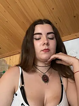 Snapshot of mewKate chatting on 06/14/26, 03:36 mewKate online show from 06/14/26, 03:36
