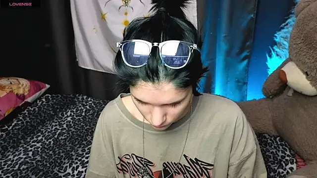 Snapshot of Hyeon_Jin chatting on 01/12/25, 08:25 Hyeon Jin online show from 01/12/25, 08:25