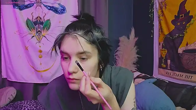 Snapshot of Hyeon_Jin chatting on 01/21/25, 03:54 Hyeon Jin online show from 01/21/25, 03:54