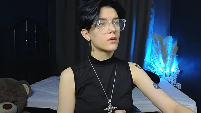 Snapshot of Hyeon_Jin chatting on 03/12/25, 01:51 Hyeon Jin online show from 03/12/25, 01:51