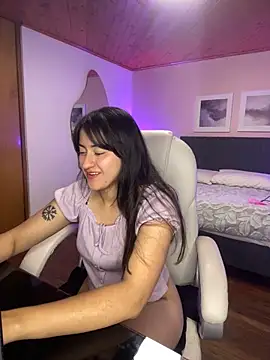 Camila pinkk online show from 03/07/25, 08:11