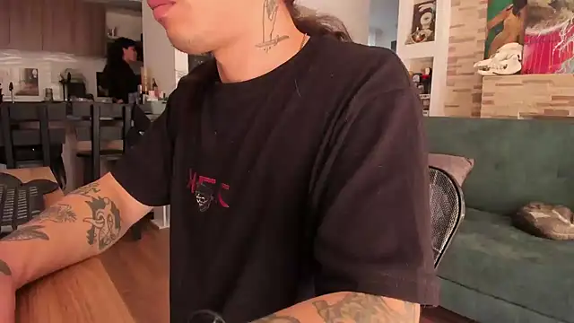 Snapshot of shamelesss_ chatting on 10/06/25, 07:44 shamelesss online show from 10/06/25, 07:44