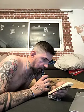 Snapshot of thefrenchkiss25 chatting on 03/24/26, 07:19 thefrenchkiss25 online show from 03/24/26, 07:19