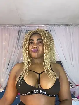 Snapshot of Aliana_Ross chatting on 02/11/25, 10:39 Aliana Ross online show from 02/11/25, 10:39