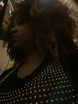 Snapshot of Aliana_Ross chatting on 02/13/25, 12:21 Aliana Ross online show from 02/13/25, 12:21