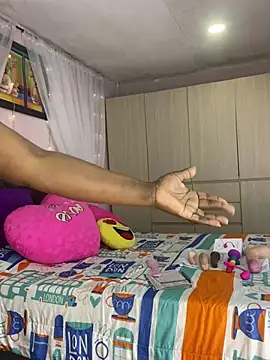 Snapshot of Aliana_Ross chatting on 02/14/25, 11:31 Aliana Ross online show from 02/14/25, 11:31