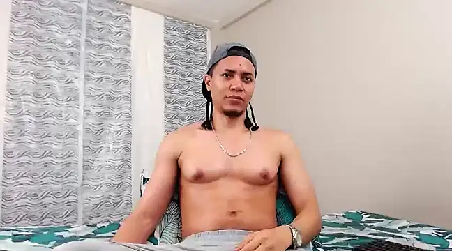 Snapshot of mike_rolly_hot chatting on 01/11/25, 04:46 mike rolly hot online show from 01/11/25, 04:46