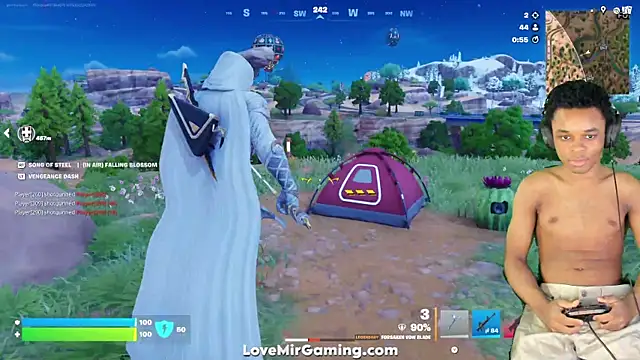 Snapshot of lovemirgaming chatting on 12/19/25, 03:57 lovemirgaming online show from 12/19/25, 03:57