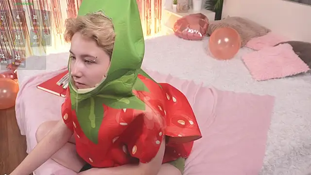 Snapshot of Aurora_First chatting on 01/15/25, 02:56 Aurora First online show from 01/15/25, 02:56