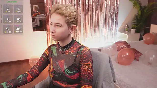 Snapshot of Aurora_First chatting on 01/18/25, 03:05 Aurora First online show from 01/18/25, 03:05