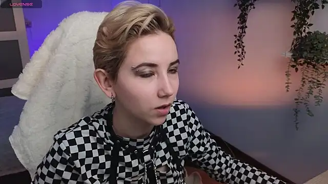 Snapshot of Aurora_First chatting on 02/09/25, 02:50 Aurora First online show from 02/09/25, 02:50