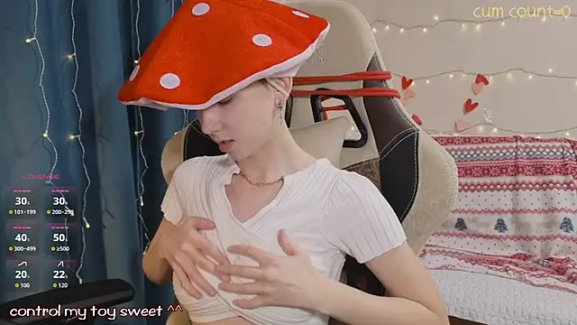 Snapshot of Aurora_First chatting on 02/08/26, 01:25 Aurora First online show from 02/08/26, 01:25