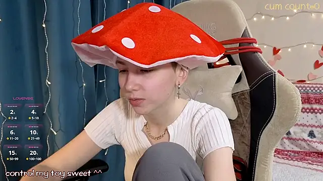 Snapshot of Aurora_First chatting on 02/13/26, 06:48 Aurora First online show from 02/13/26, 06:48