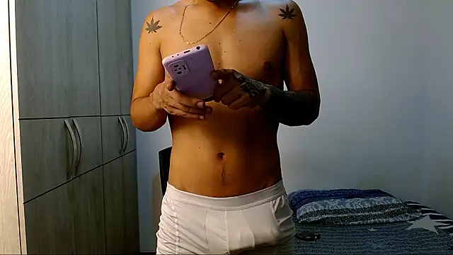 Snapshot of lonelydick2002 chatting on 02/22/26, 11:25 lonelydick2002 online show from 02/22/26, 11:25