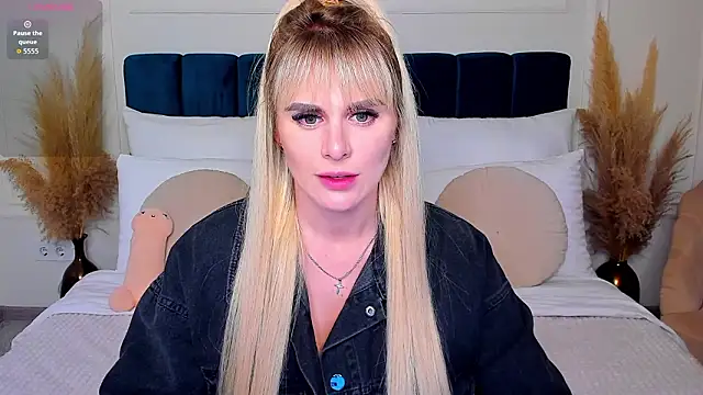 Snapshot of LiluDav chatting on 02/03/26, 01:49 LiluDav online show from 02/03/26, 01:49