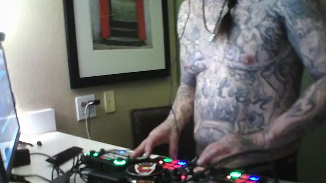 Snapshot of justthetip4209 chatting on 03/12/25, 09:12 justthetip4209 online show from 03/12/25, 09:12