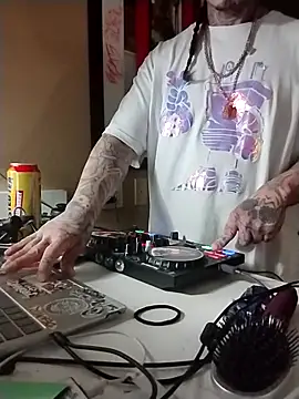 Snapshot of justthetip4209 chatting on 03/18/25, 06:14 justthetip4209 online show from 03/18/25, 06:14