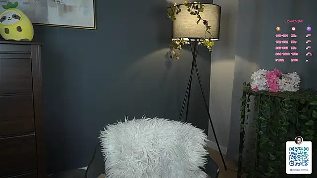 OdiliaHartnell online show from 03/10/25, 08:34