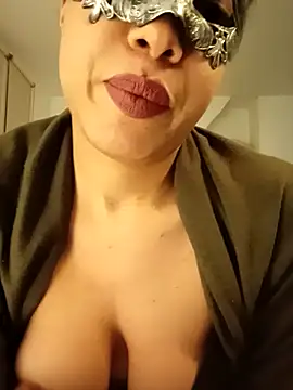 Snapshot of h4cDesy chatting on 01/26/25, 06:16 h4cDesy online show from 01/26/25, 06:16