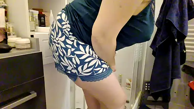 Snapshot of sweetinside_ chatting on 01/13/25, 05:33 sweetinside  online show from 01/13/25, 05:33