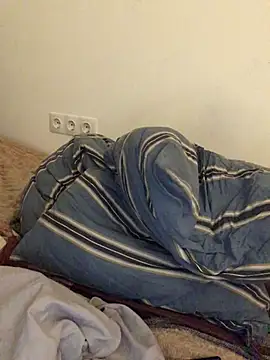 Snapshot of VikiiStoun chatting on 03/02/25, 08:18 VikiiStoun online show from 03/02/25, 08:18