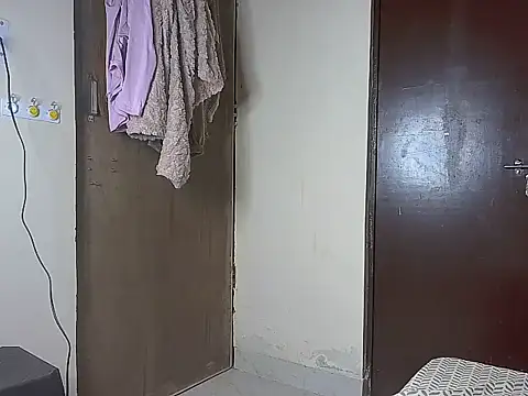 Snapshot of karishma_kappur chatting on 01/31/25, 06:36 karishma kappur online show from 01/31/25, 06:36