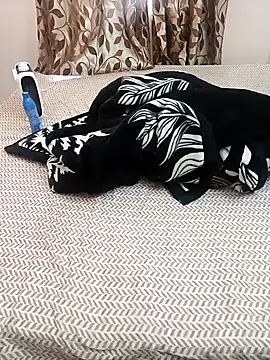 Snapshot of karishma_kappur chatting on 02/02/25, 08:02 karishma kappur online show from 02/02/25, 08:02