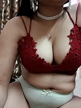 Snapshot of karishma_kappur chatting on 02/17/25, 04:59 karishma kappur online show from 02/17/25, 04:59