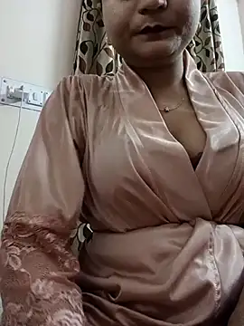 Snapshot of karishma_kappur chatting on 02/18/25, 04:05 karishma kappur online show from 02/18/25, 04:05