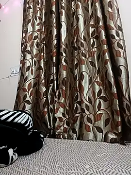 Snapshot of karishma_kappur chatting on 02/20/25, 01:03 karishma kappur online show from 02/20/25, 01:03