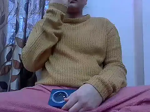 Snapshot of karishma_kappur chatting on 02/23/25, 06:49 karishma kappur online show from 02/23/25, 06:49