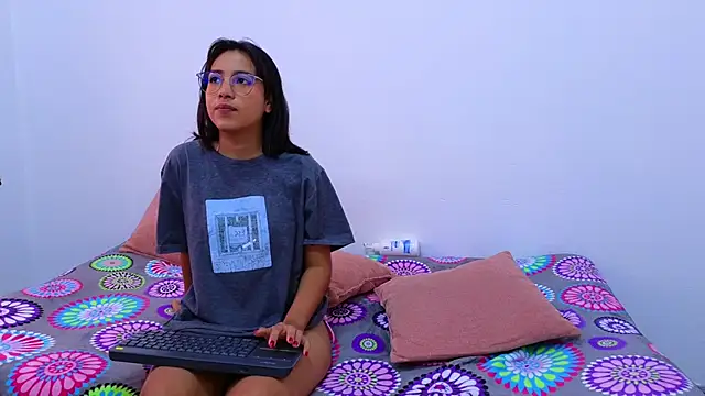 Ana and Leo online show from 01/23/25, 03:32