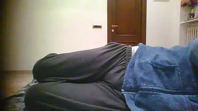 Snapshot of superdick3204 chatting on 03/18/25, 03:31 superdick3204 online show from 03/18/25, 03:31