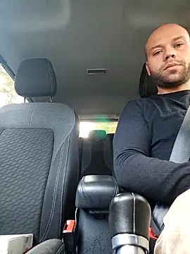 Snapshot of superdick3204 chatting on 10/24/25, 11:06 superdick3204 online show from 10/24/25, 11:06