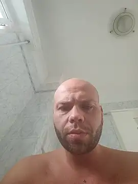 Snapshot of superdick3204 chatting on 11/01/25, 02:52 superdick3204 online show from 11/01/25, 02:52