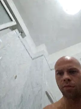 Snapshot of superdick3204 chatting on 11/17/25, 04:57 superdick3204 online show from 11/17/25, 04:57