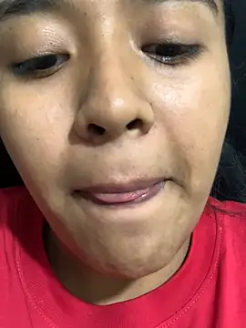 Snapshot of giselao chatting on 03/10/25, 03:34 giselao online show from 03/10/25, 03:34