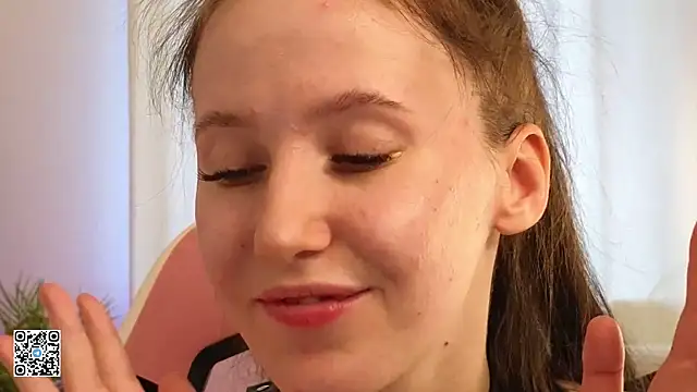 mon lola online show from 02/16/25, 12:10