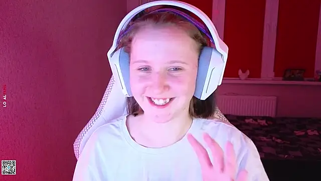 mon lola online show from 09/23/25, 05:16