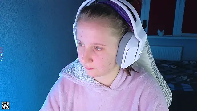 mon lola online show from 10/16/25, 03:24