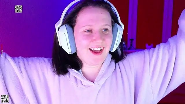 mon lola online show from 12/13/25, 07:53