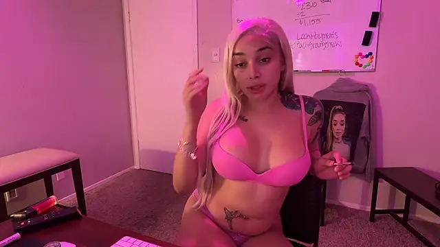 Snapshot of TaeeReazons chatting on 03/23/26, 08:40 TaeeReazons online show from 03/23/26, 08:40