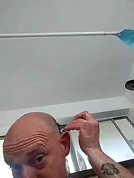 Snapshot of jayjay198080 chatting on 03/17/25, 01:35 jayjay198080 online show from 03/17/25, 01:35